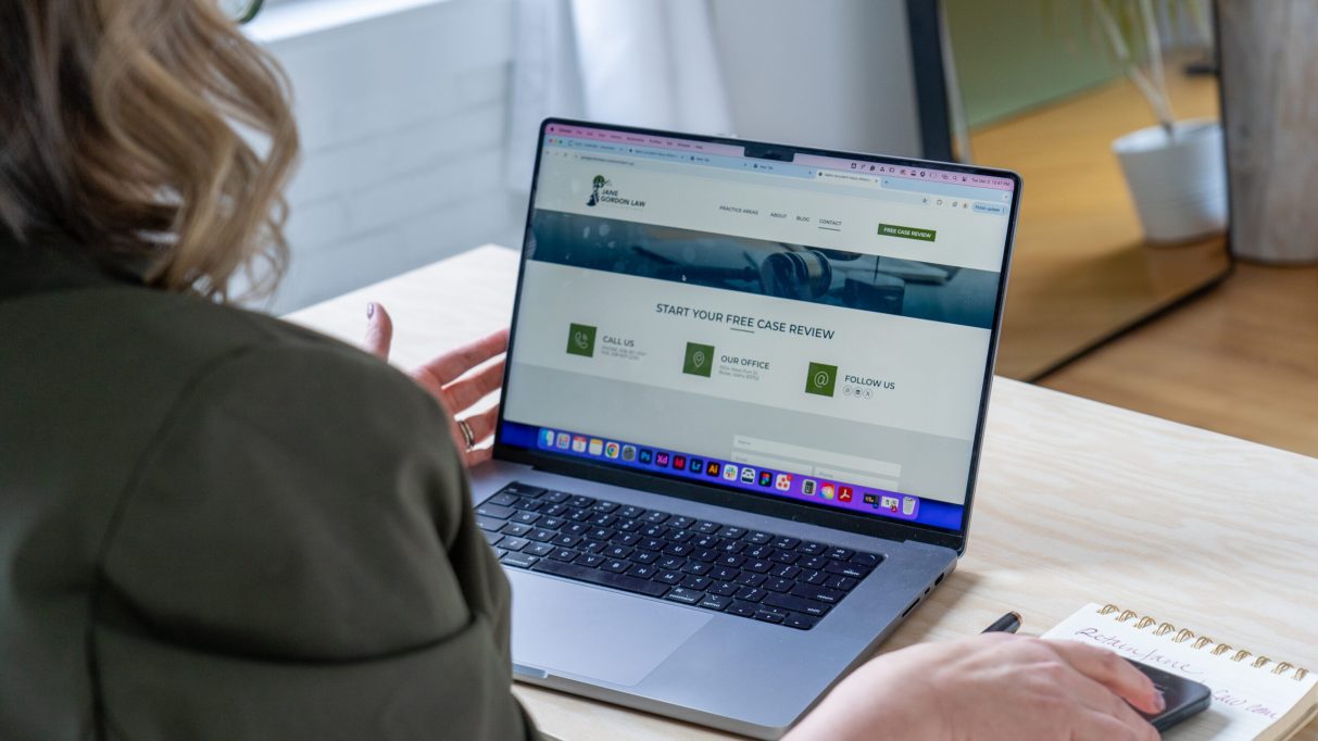 Boise injury lawyer Jane Gordon on her site reviewing free consultation for personal injury cases